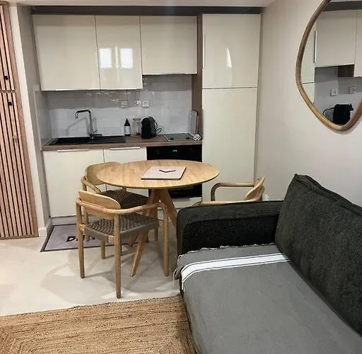 Hyper Centre Apartman *